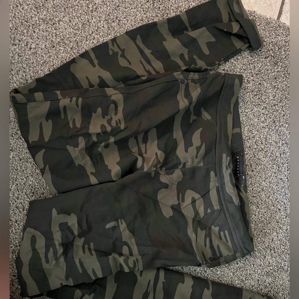 Sanctuary camo jeggings